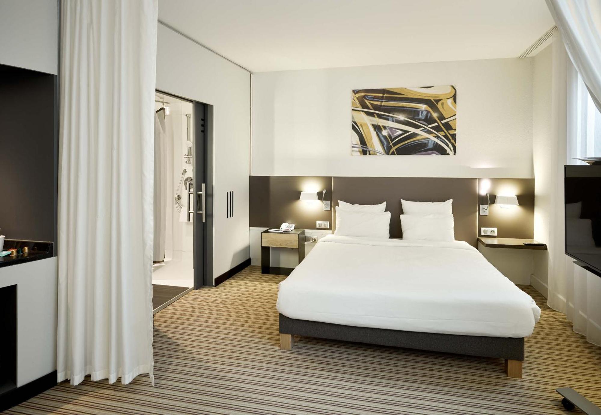 B&B Hotel Velizy Est Exterior photo